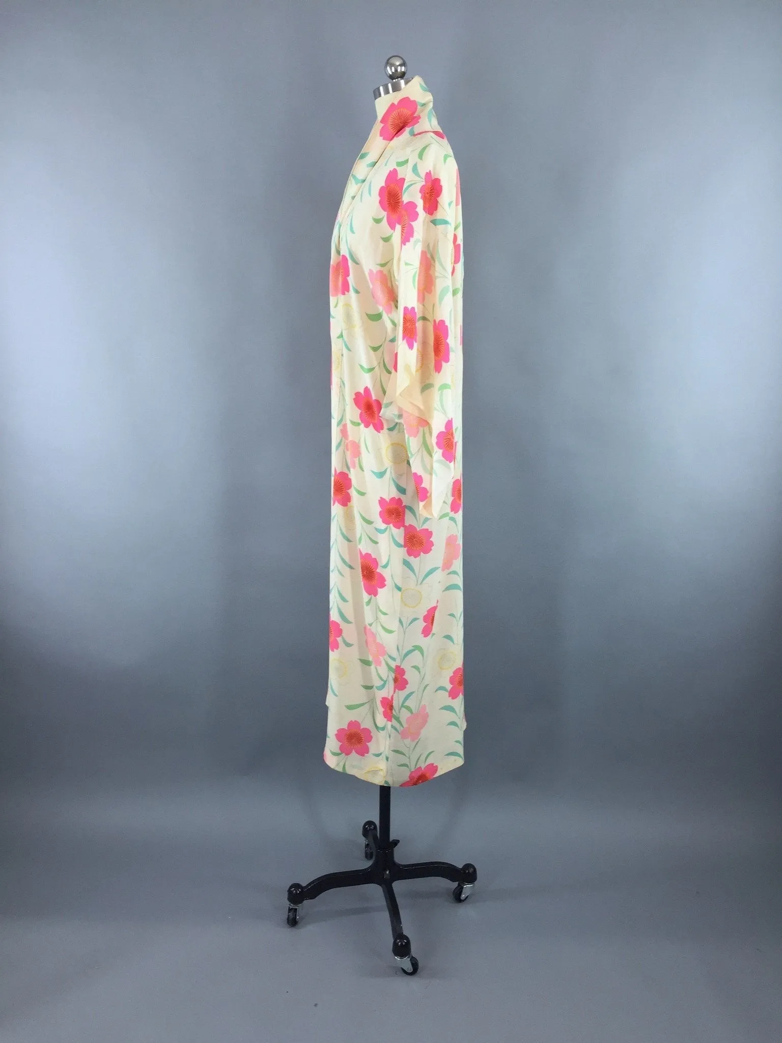 1950s Vintage Silk Kimono Robe / Ivory & Pink Floral Print