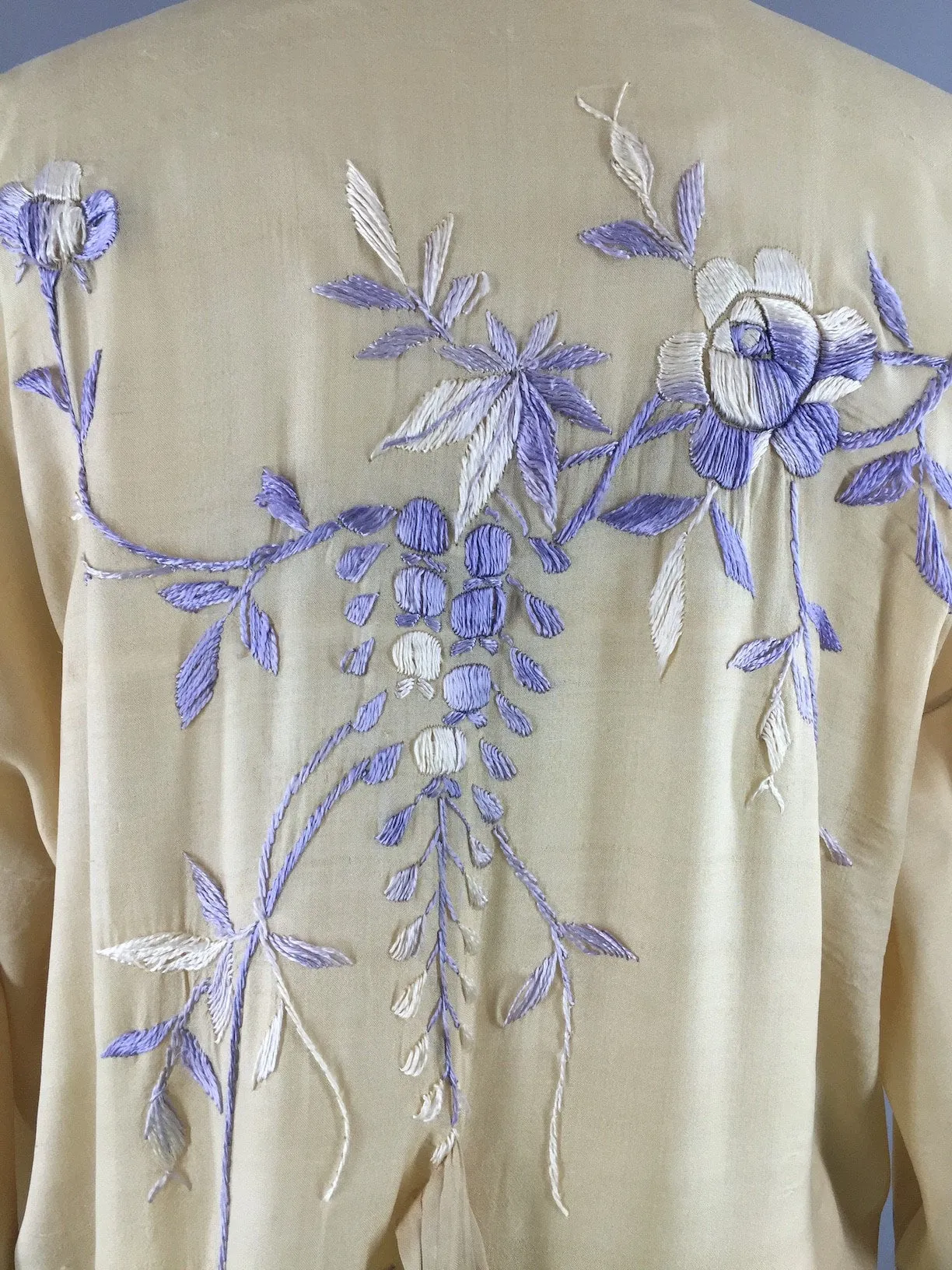 Vintage 1920s Silk Robe / Embroidered Wisteria