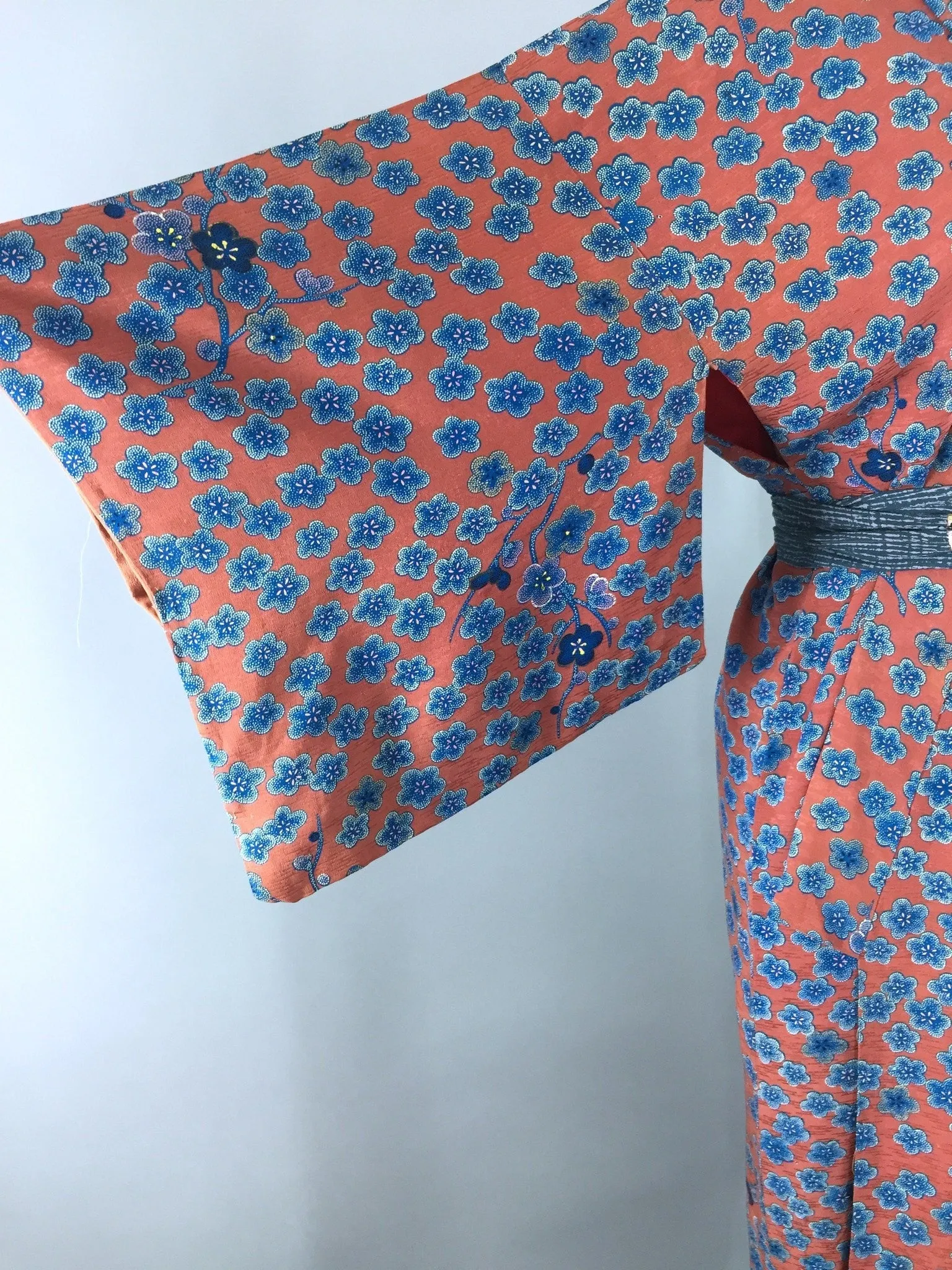Vintage 1940s Vintage Silk Kimono Robe / Brown & Blue Floral Print
