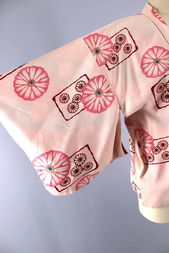 Vintage Kimono Cardigan / Pale Pastel Pink Mod Floral Print